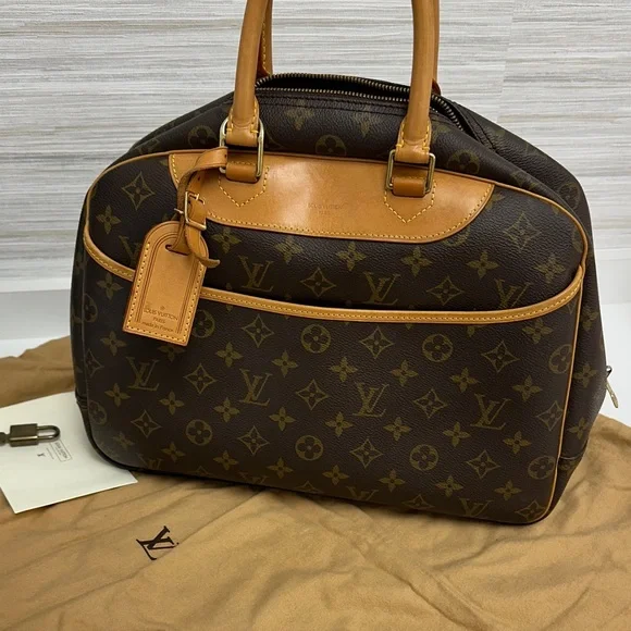 Louis Vuitton Monogram Bag . - Picture 15 of 16